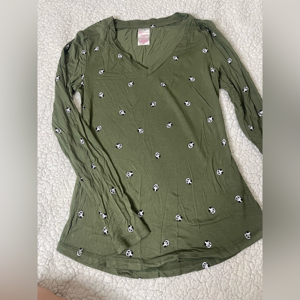 Long sleeve top, panda graphics. Size XS